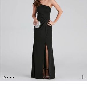 Windsor Susana asymmetric off shoulder mermaid dress ( BRAND NEW WITH TAGS)